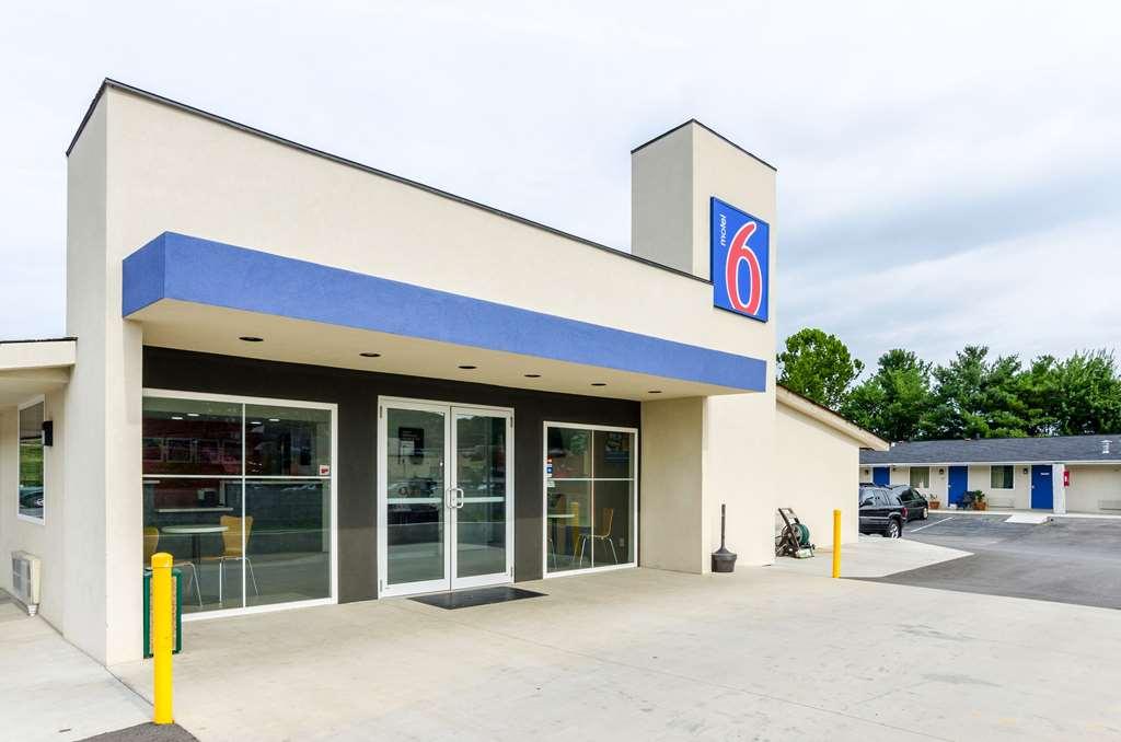 Motel 6 Troutville, Va מראה חיצוני תמונה