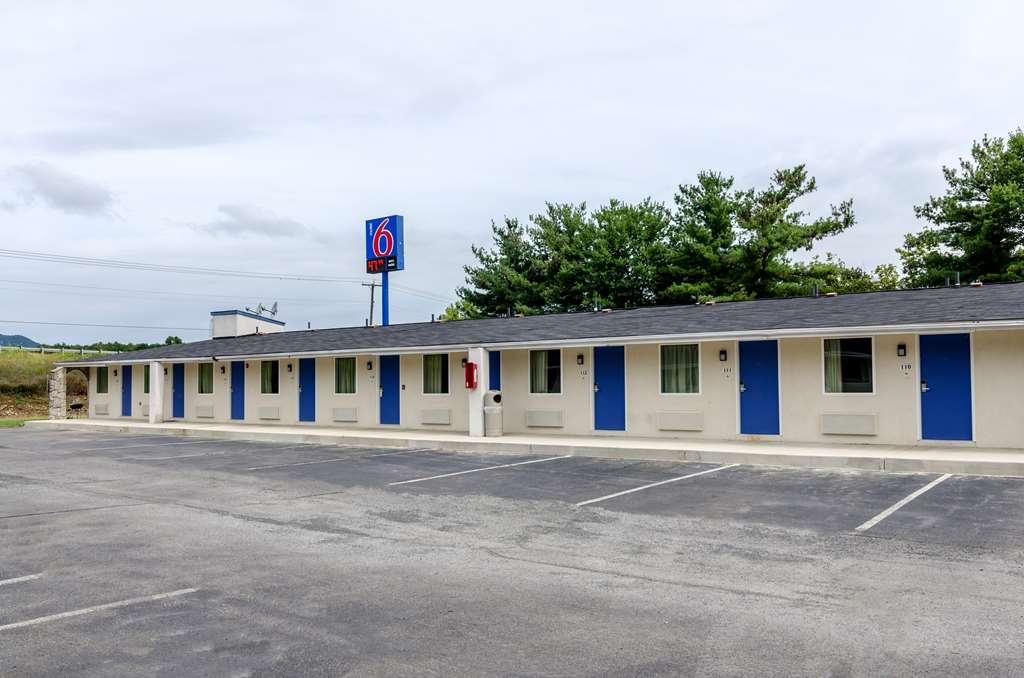 Motel 6 Troutville, Va מראה חיצוני תמונה